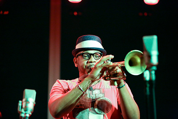 Michael Mwenso Special Set 06
