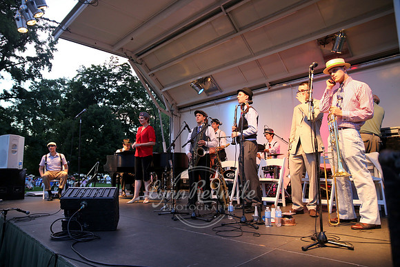 Hot Sardines Westbury 045