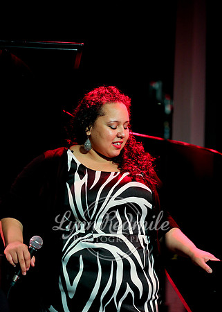 Brianna at Dizzy's 28