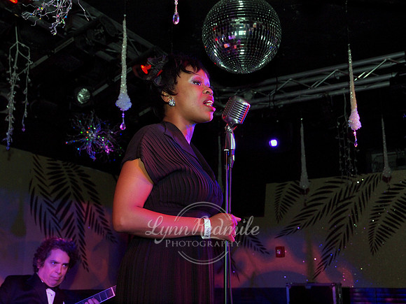 Salon New Years Eve Eve 204